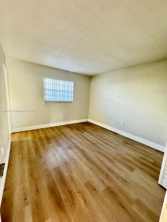 For Rent: $1,750 (1 beds, 1 baths, 700 Square Feet)