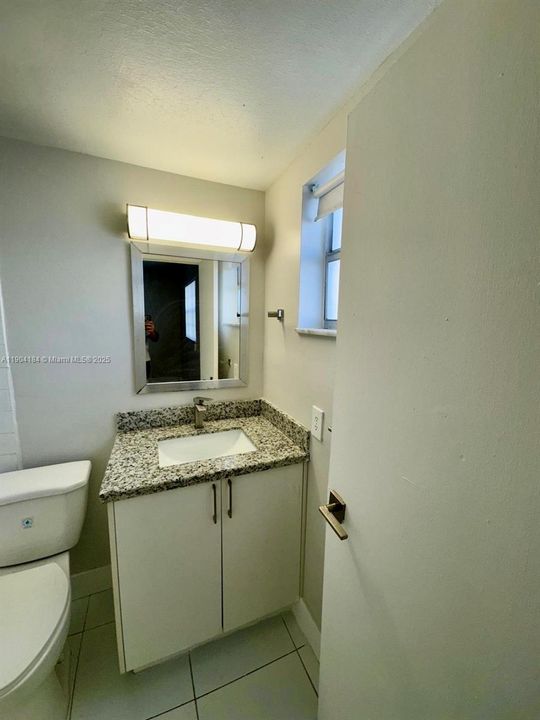 For Rent: $1,750 (1 beds, 1 baths, 700 Square Feet)