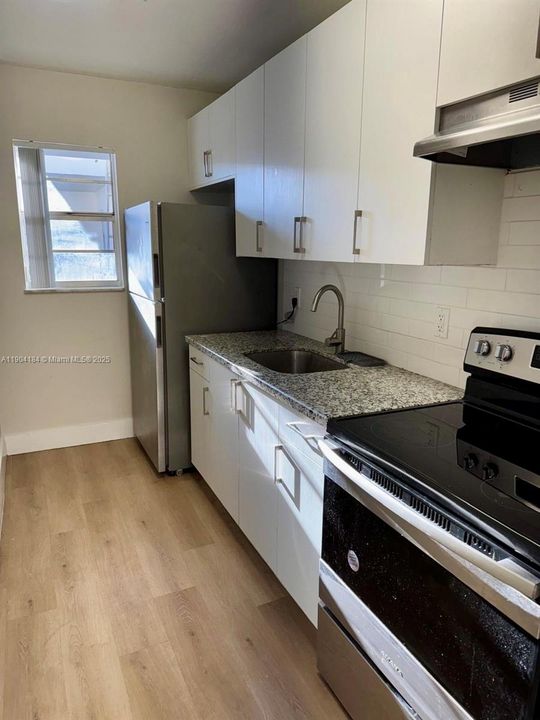 For Rent: $1,750 (1 beds, 1 baths, 700 Square Feet)
