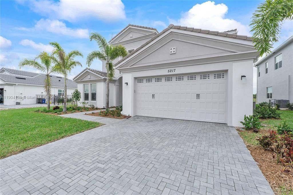 En Venta: $925,000 (5 camas, 4 baños, 3979 Pies cuadrados)