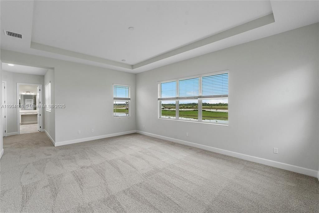 En Venta: $925,000 (5 camas, 4 baños, 3979 Pies cuadrados)