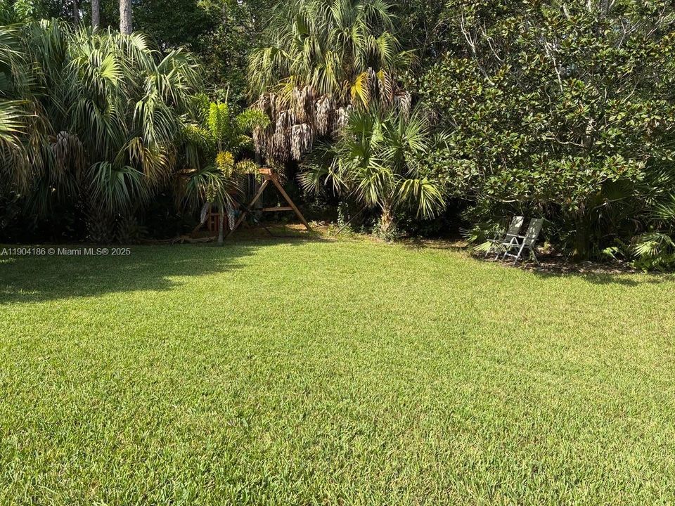 Под контрактом: $624,900 (3 спален, 2 ванн, 1882 Квадратных фут)