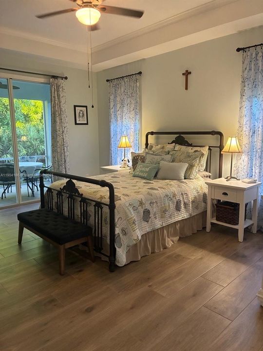 Под контрактом: $624,900 (3 спален, 2 ванн, 1882 Квадратных фут)