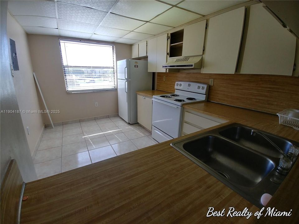 最近租的: $2,300 (2 贝兹, 2 浴室, 1209 平方英尺)