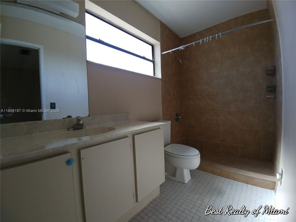 最近租的: $2,300 (2 贝兹, 2 浴室, 1209 平方英尺)