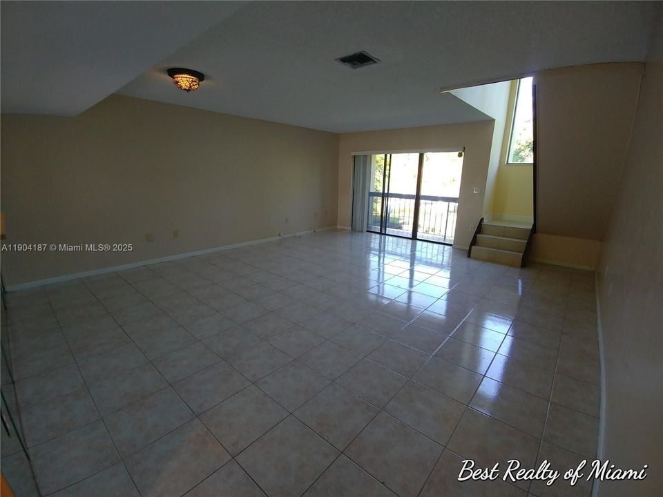 最近租的: $2,300 (2 贝兹, 2 浴室, 1209 平方英尺)