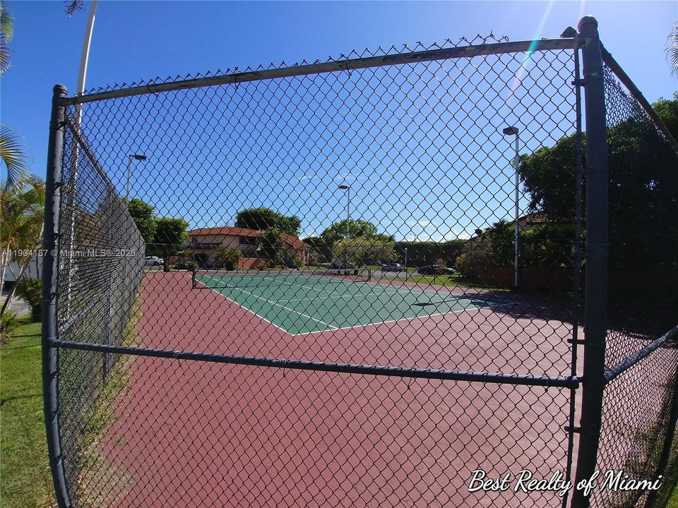 最近租的: $2,300 (2 贝兹, 2 浴室, 1209 平方英尺)