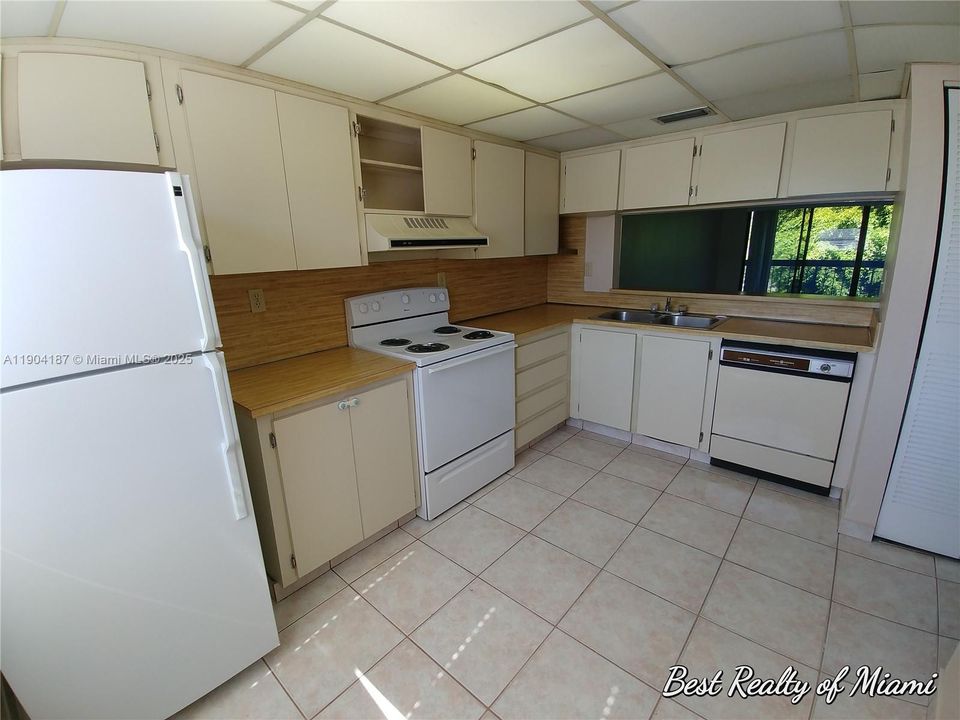 最近租的: $2,300 (2 贝兹, 2 浴室, 1209 平方英尺)