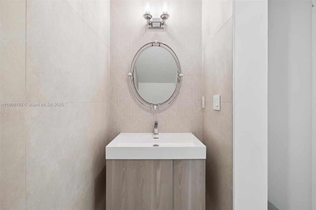 待售: $1,380,000 (2 贝兹, 2 浴室, 1450 平方英尺)