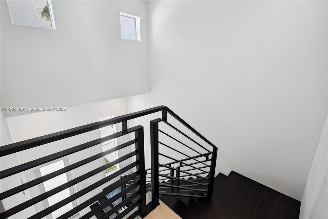 待售: $1,380,000 (2 贝兹, 2 浴室, 1450 平方英尺)