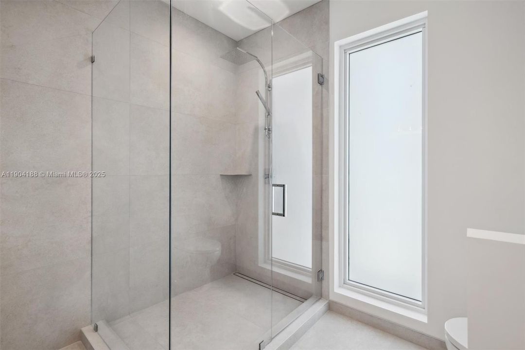 待售: $1,380,000 (2 贝兹, 2 浴室, 1450 平方英尺)