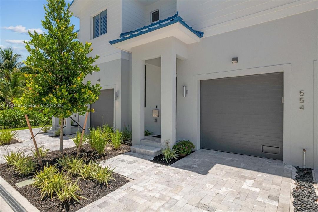 待售: $1,380,000 (2 贝兹, 2 浴室, 1450 平方英尺)