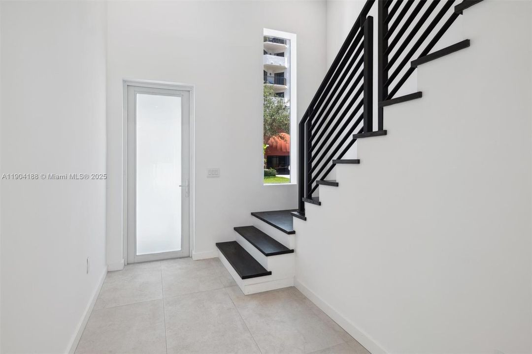 待售: $1,380,000 (2 贝兹, 2 浴室, 1450 平方英尺)