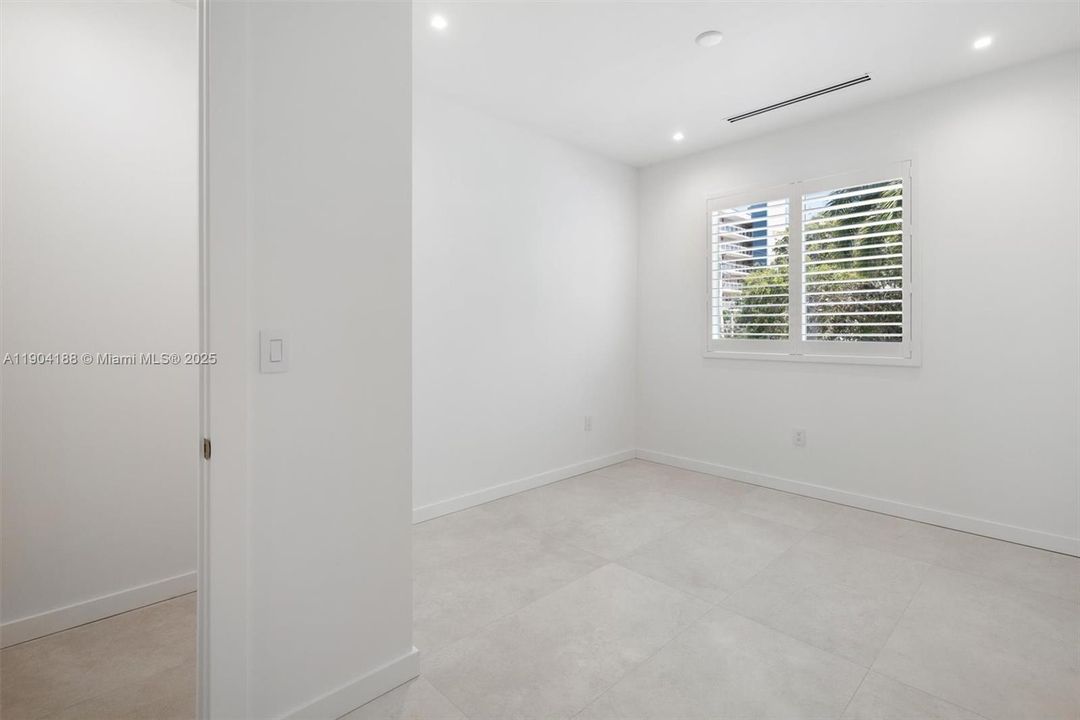 待售: $1,380,000 (2 贝兹, 2 浴室, 1450 平方英尺)