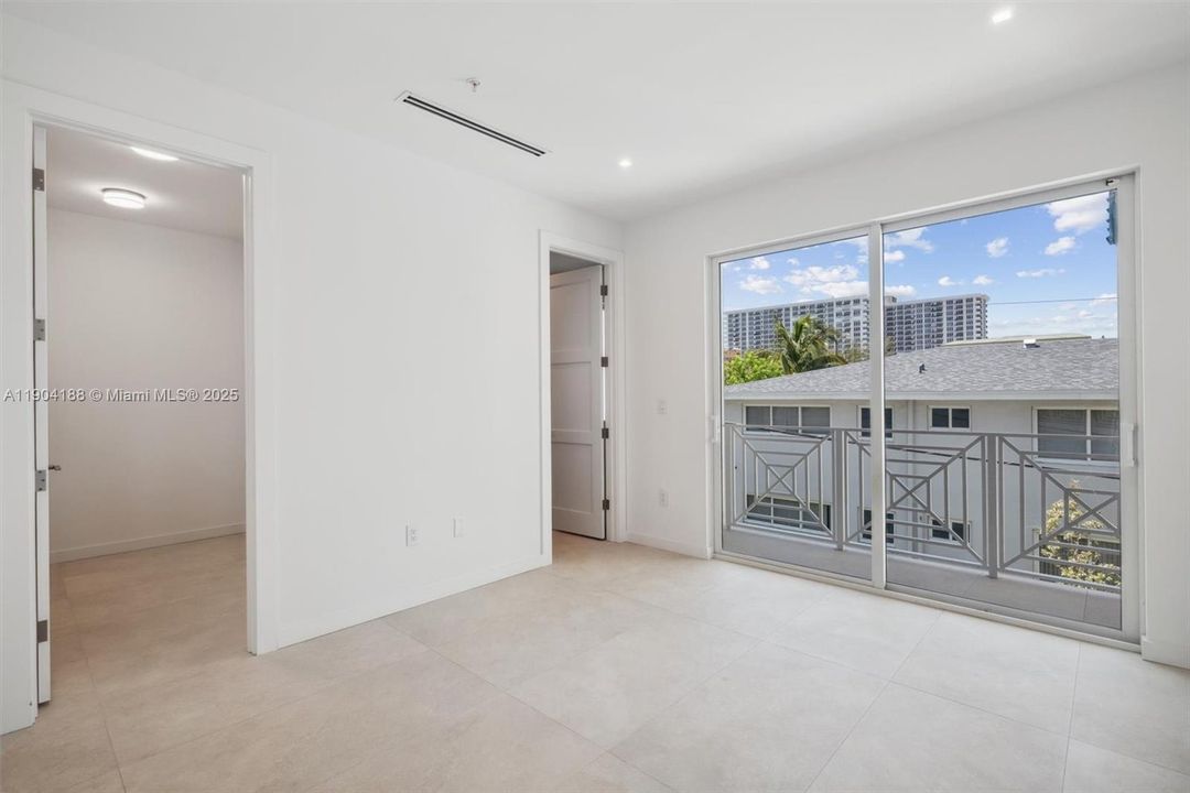 待售: $1,380,000 (2 贝兹, 2 浴室, 1450 平方英尺)