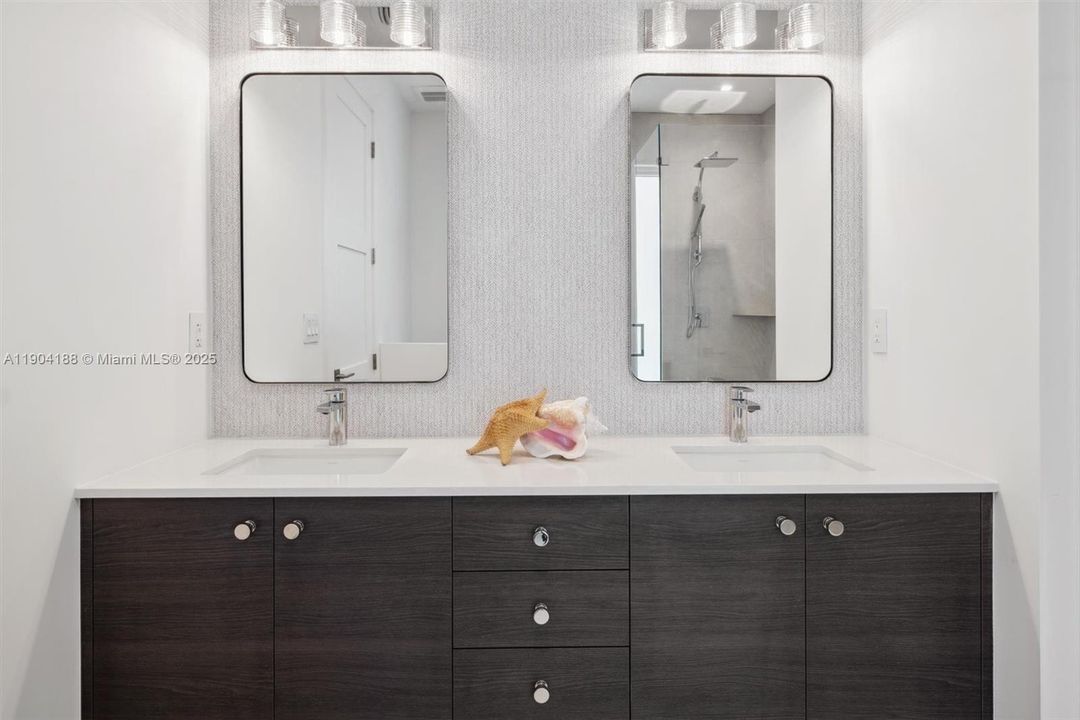 待售: $1,380,000 (2 贝兹, 2 浴室, 1450 平方英尺)