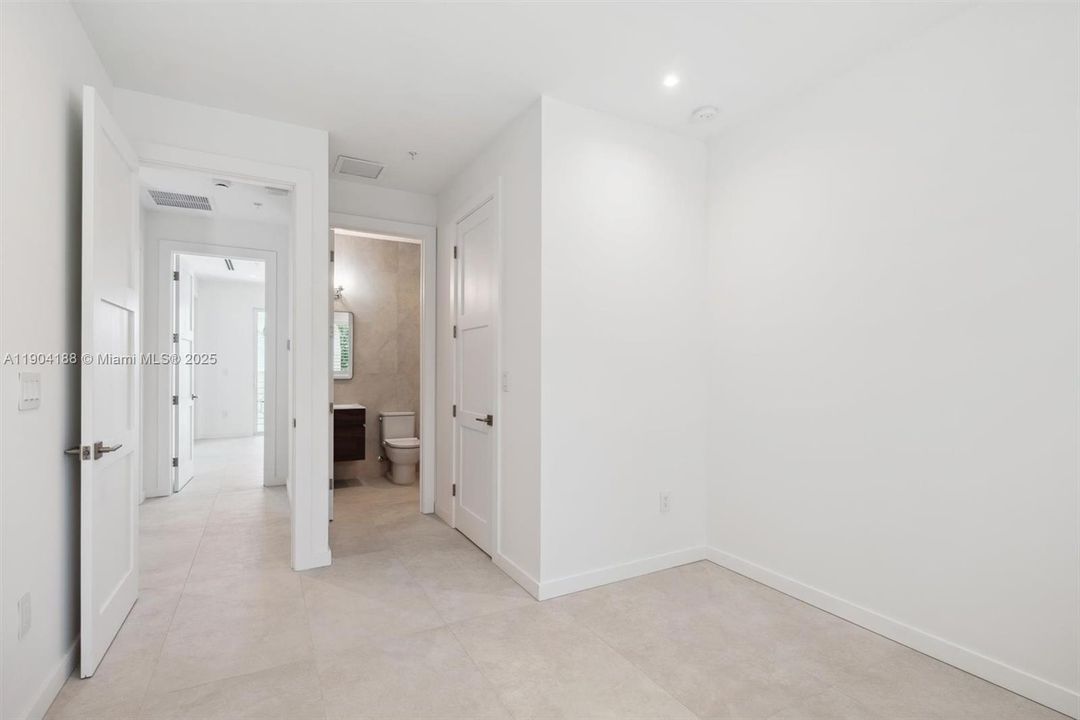 待售: $1,380,000 (2 贝兹, 2 浴室, 1450 平方英尺)