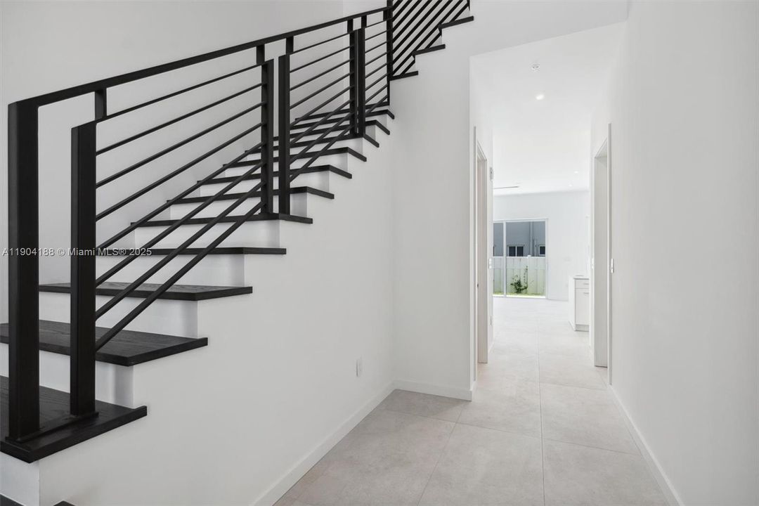 待售: $1,380,000 (2 贝兹, 2 浴室, 1450 平方英尺)