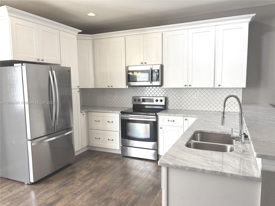 Active With Contract: $489,000 (3 beds, 3 baths, 1760 Square Feet)