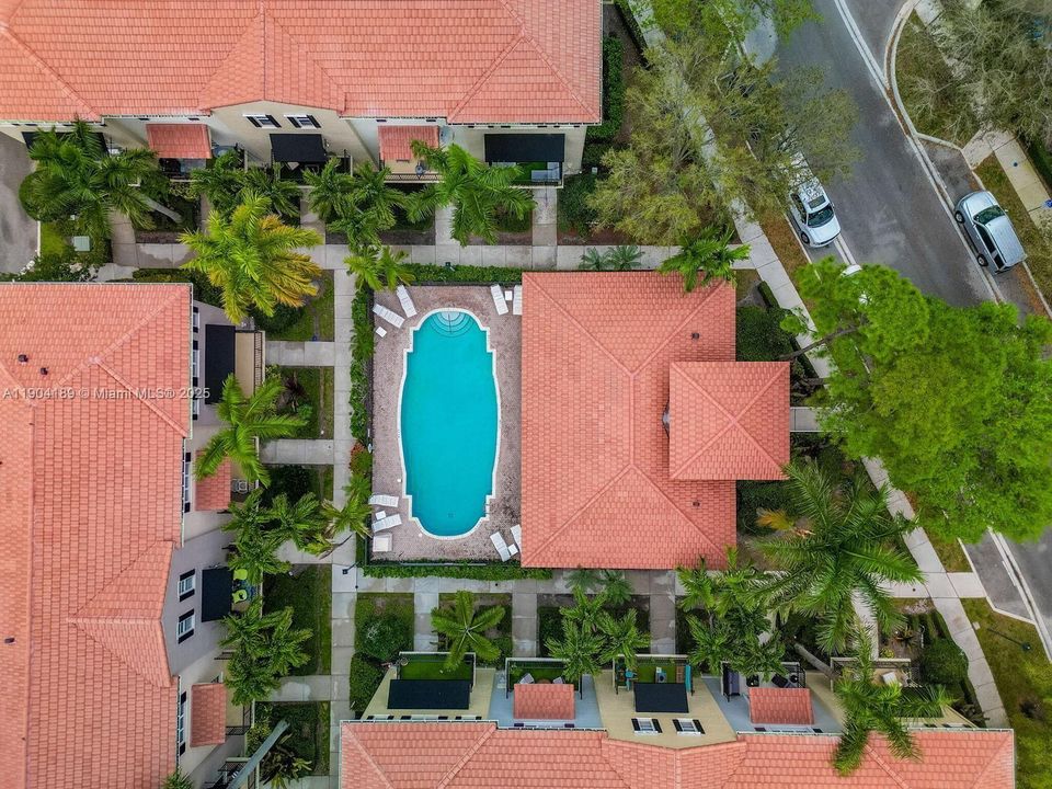 Active With Contract: $489,000 (3 beds, 3 baths, 1760 Square Feet)