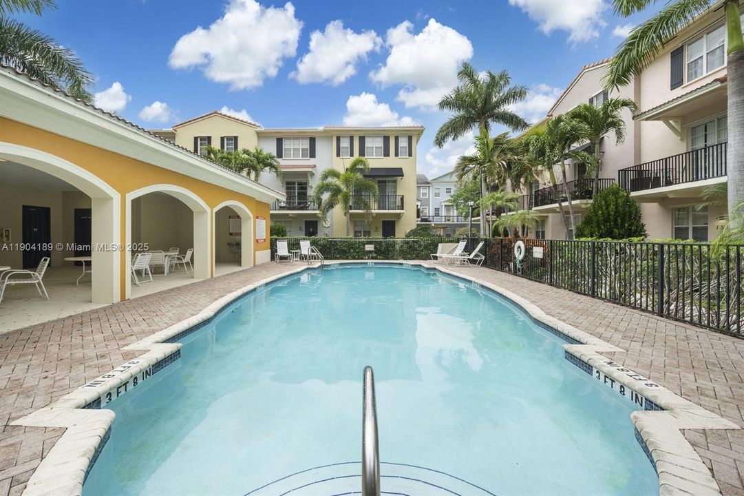 Active With Contract: $489,000 (3 beds, 3 baths, 1760 Square Feet)