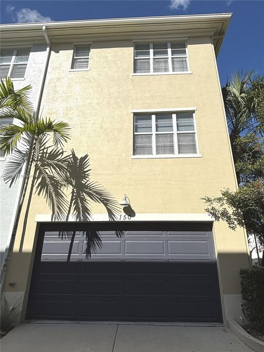 Active With Contract: $489,000 (3 beds, 3 baths, 1760 Square Feet)