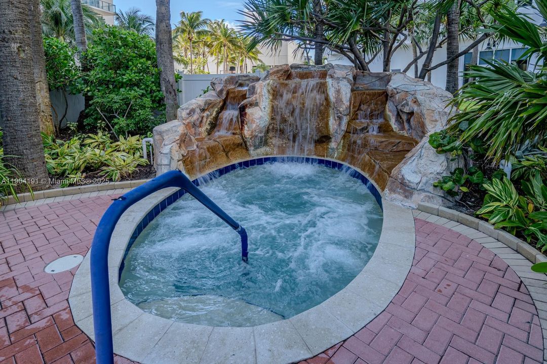 最近租的: $3,250 (2 贝兹, 2 浴室, 1362 平方英尺)