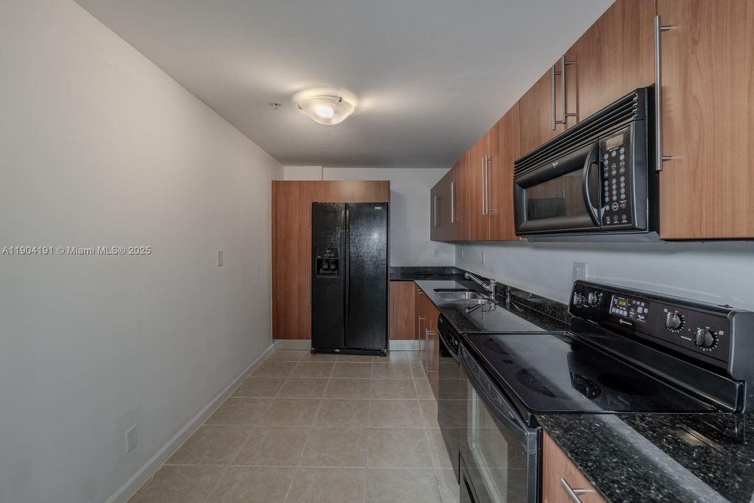 最近租的: $3,250 (2 贝兹, 2 浴室, 1362 平方英尺)