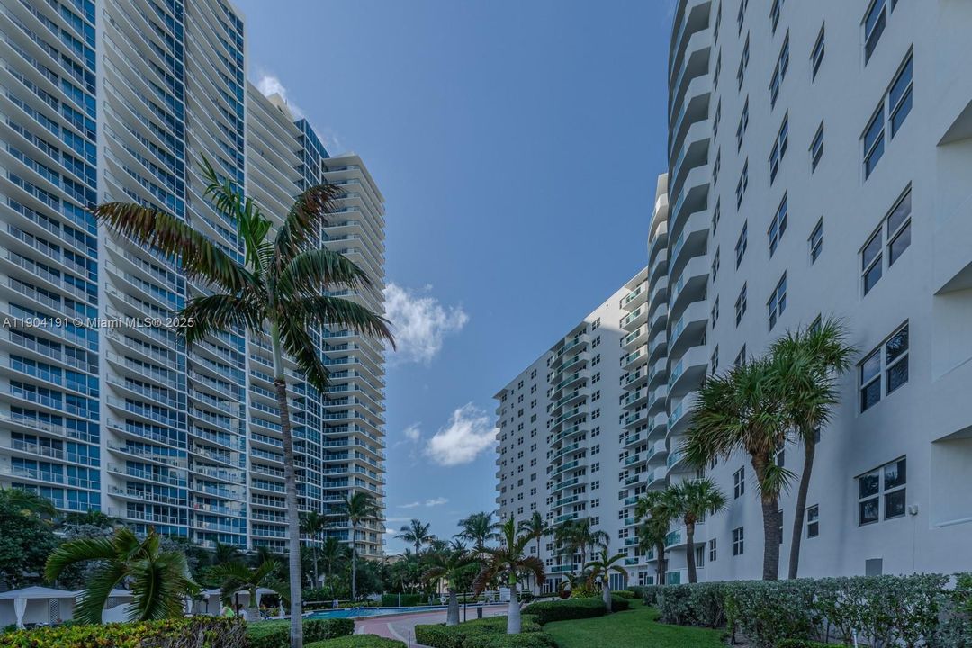 最近租的: $3,250 (2 贝兹, 2 浴室, 1362 平方英尺)