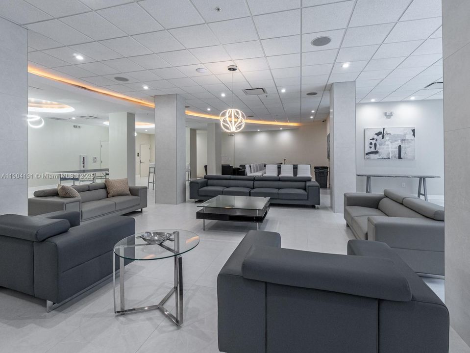 最近租的: $3,250 (2 贝兹, 2 浴室, 1362 平方英尺)