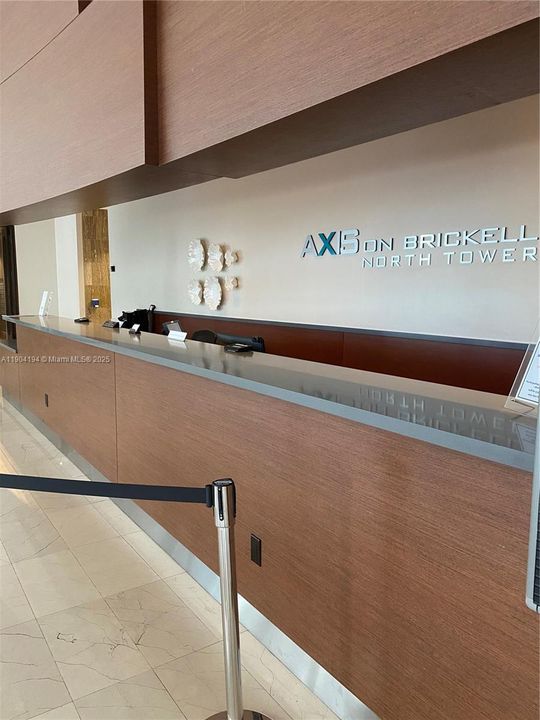 For Sale: $550,000 (2 beds, 2 baths, 1102 Square Feet)