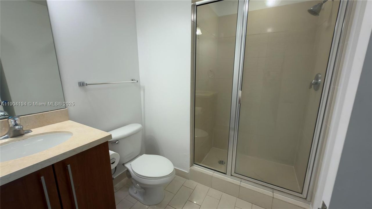 For Sale: $550,000 (2 beds, 2 baths, 1102 Square Feet)