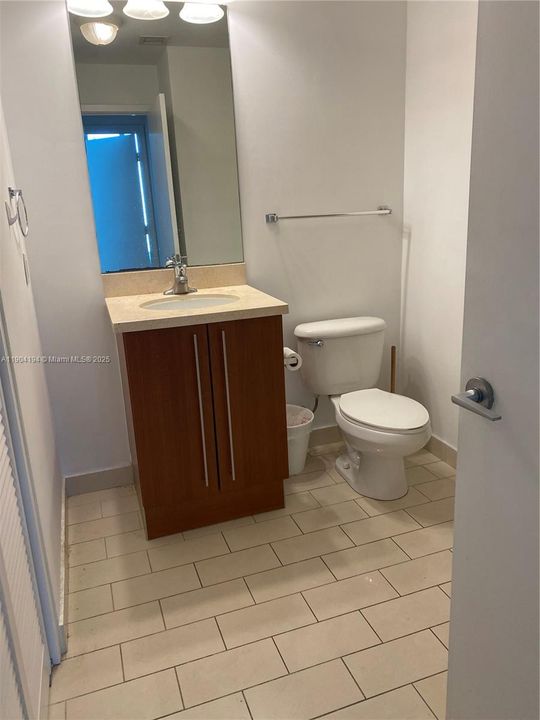 For Sale: $550,000 (2 beds, 2 baths, 1102 Square Feet)