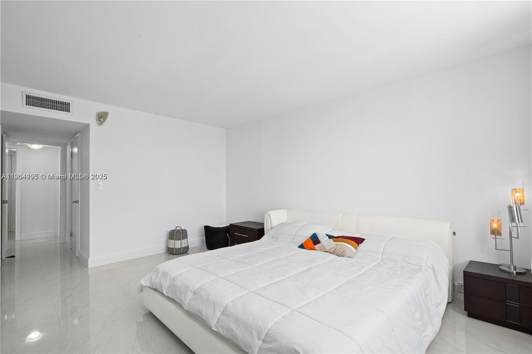 For Rent: $6,000 (2 beds, 2 baths, 1877 Square Feet)