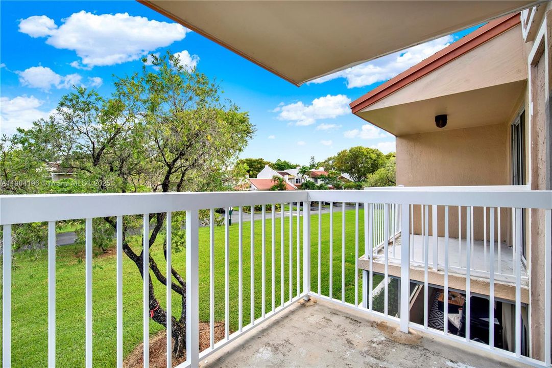 For Sale: $360,000 (3 beds, 2 baths, 1060 Square Feet)