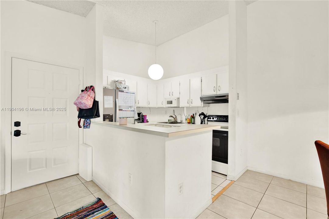 For Sale: $360,000 (3 beds, 2 baths, 1060 Square Feet)
