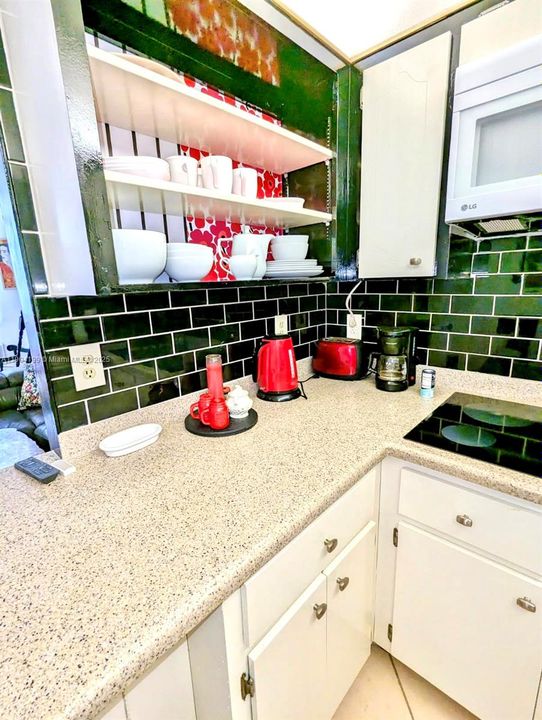 На продажу: $215,000 (1 спален, 1 ванн, 878 Квадратных фут)