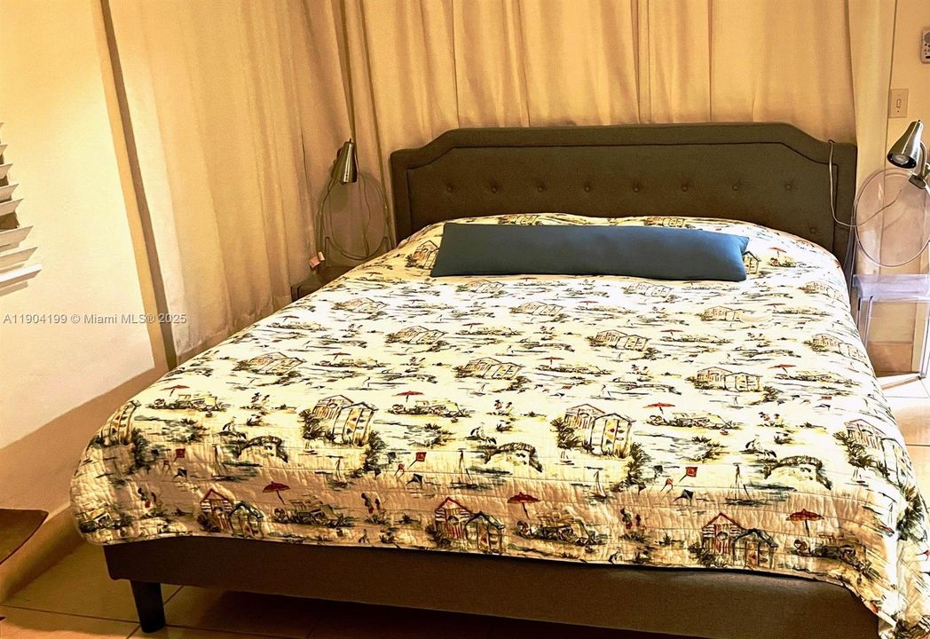 На продажу: $215,000 (1 спален, 1 ванн, 878 Квадратных фут)