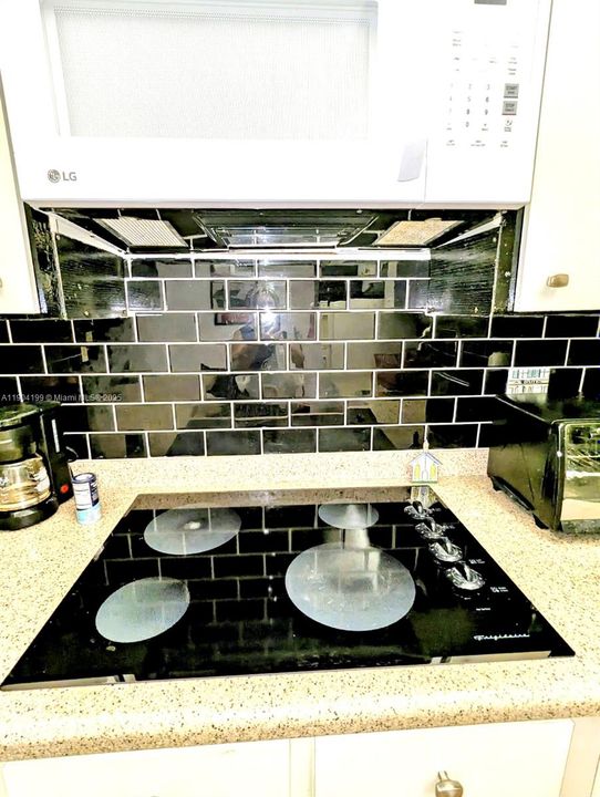 На продажу: $215,000 (1 спален, 1 ванн, 878 Квадратных фут)