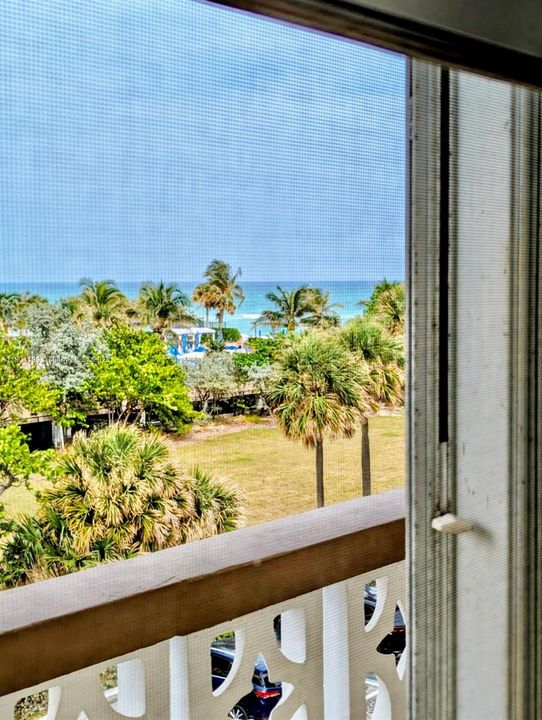 На продажу: $215,000 (1 спален, 1 ванн, 878 Квадратных фут)