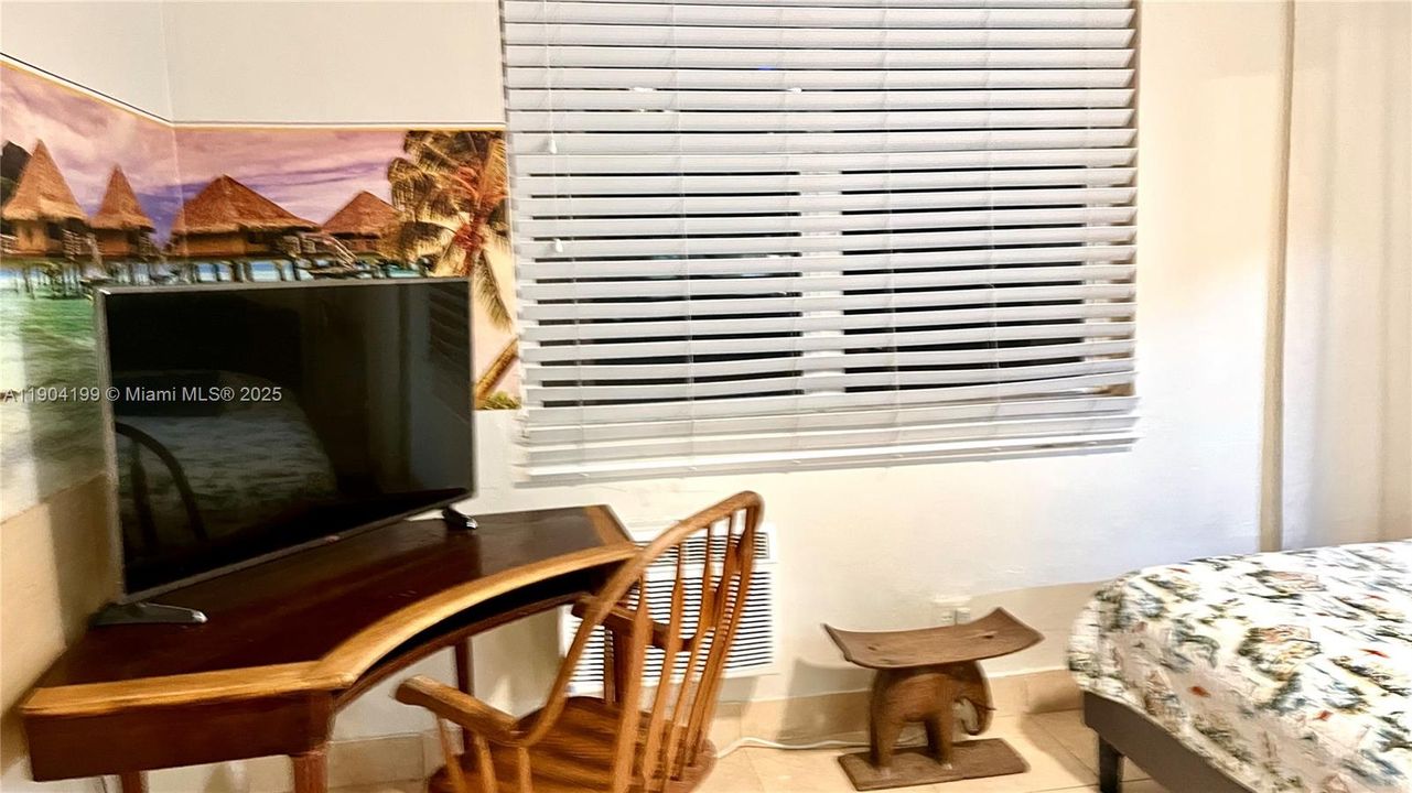 На продажу: $215,000 (1 спален, 1 ванн, 878 Квадратных фут)