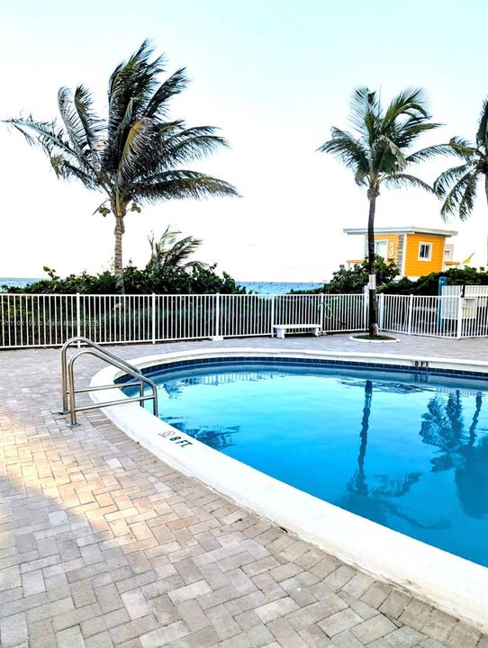 На продажу: $215,000 (1 спален, 1 ванн, 878 Квадратных фут)