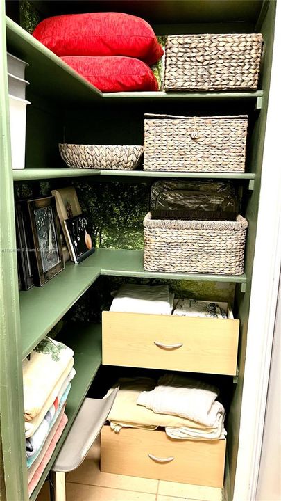 На продажу: $215,000 (1 спален, 1 ванн, 878 Квадратных фут)