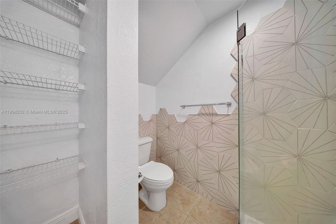 Active With Contract: $3,250 (3 beds, 2 baths, 1346 Square Feet)