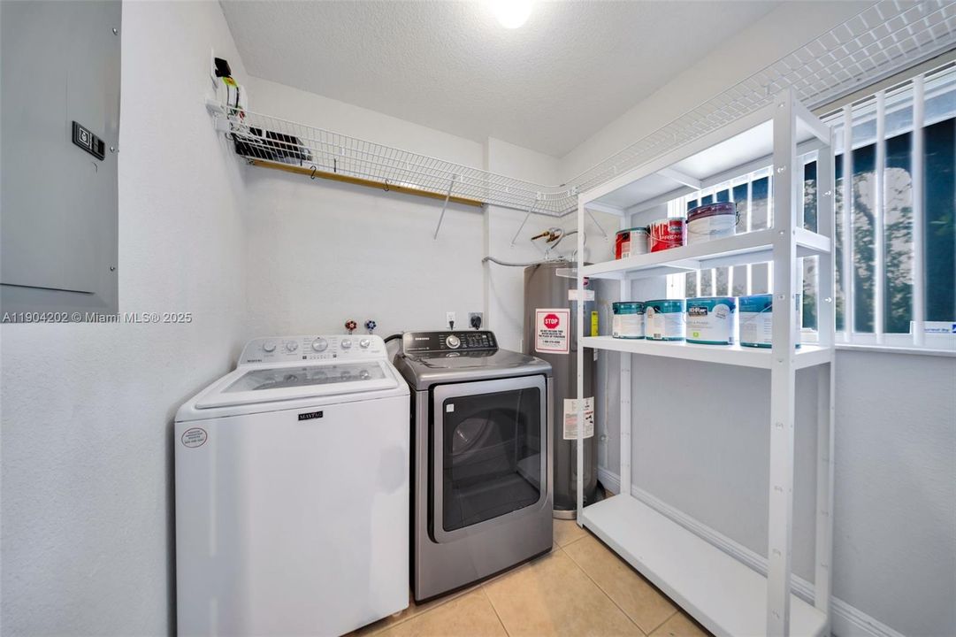 Active With Contract: $3,250 (3 beds, 2 baths, 1346 Square Feet)