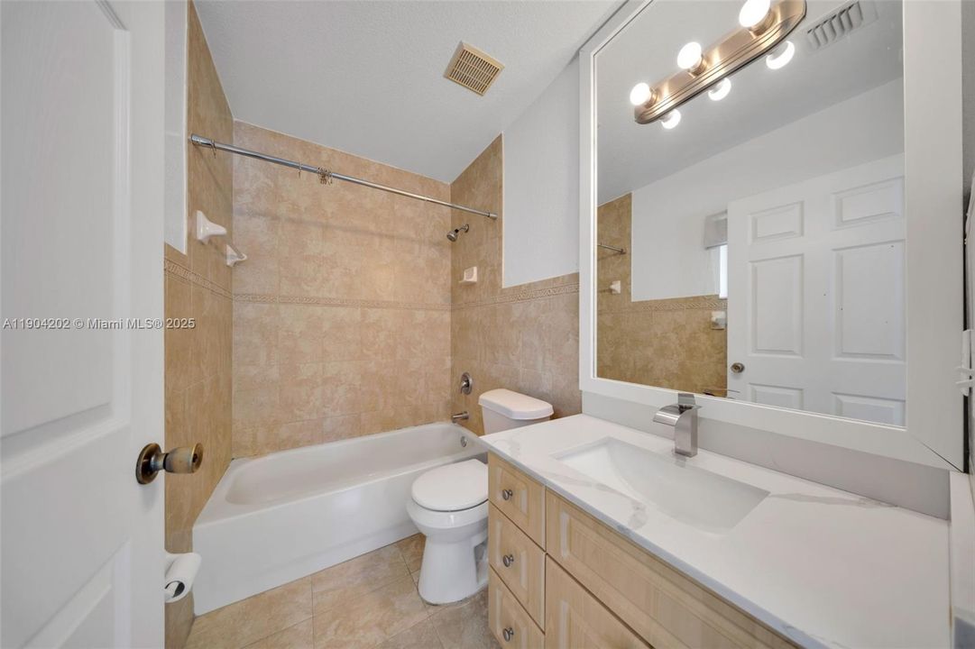 Active With Contract: $3,250 (3 beds, 2 baths, 1346 Square Feet)