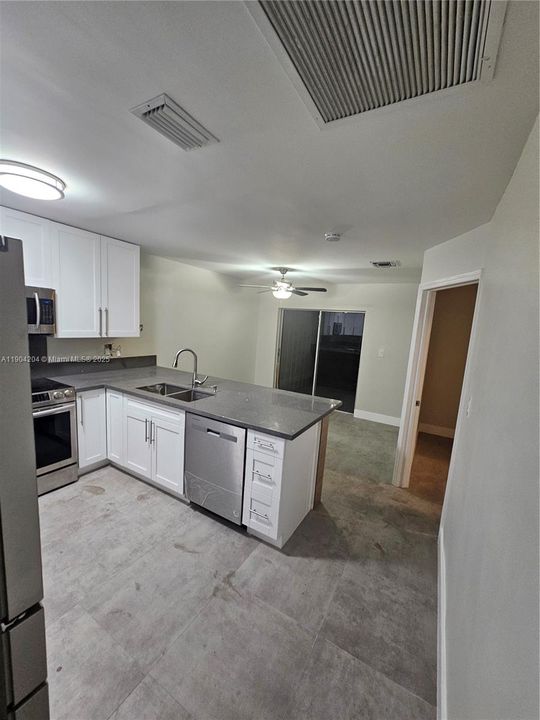 For Rent: $2,625 (3 beds, 2 baths, 1445 Square Feet)