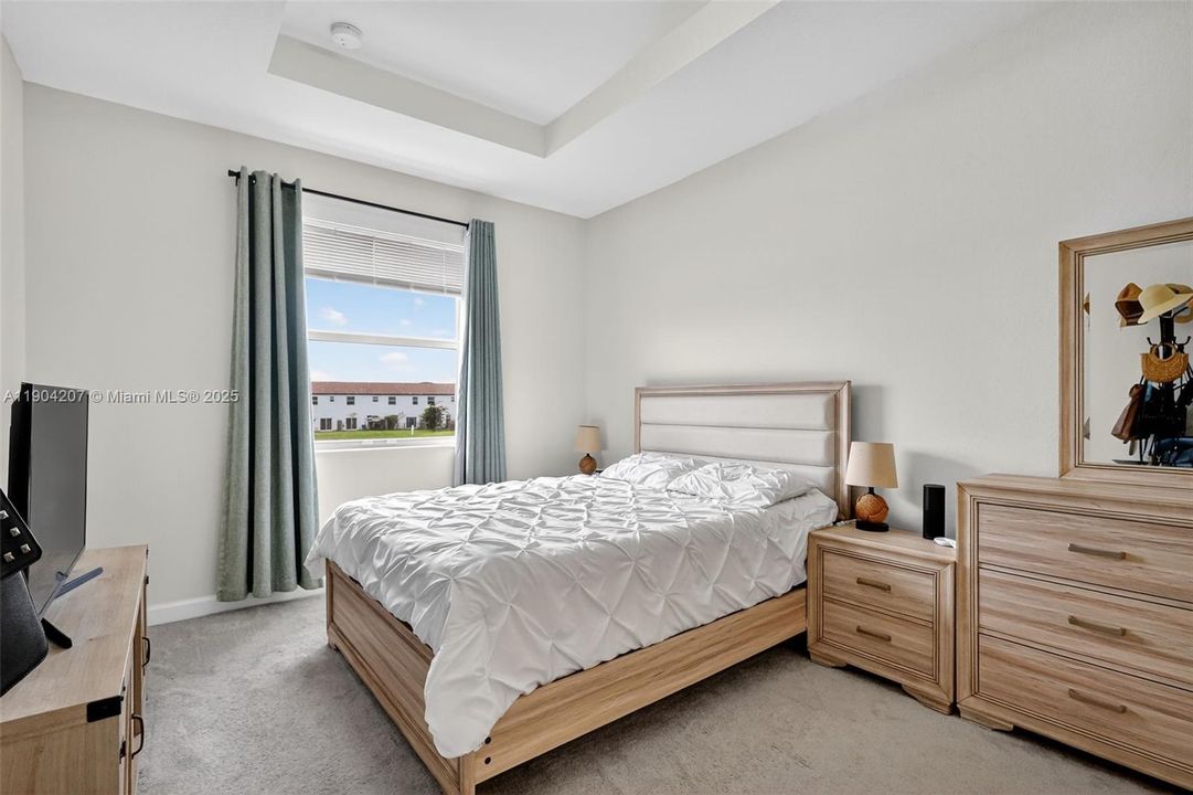 На продажу: $630,000 (4 спален, 2 ванн, 1820 Квадратных фут)