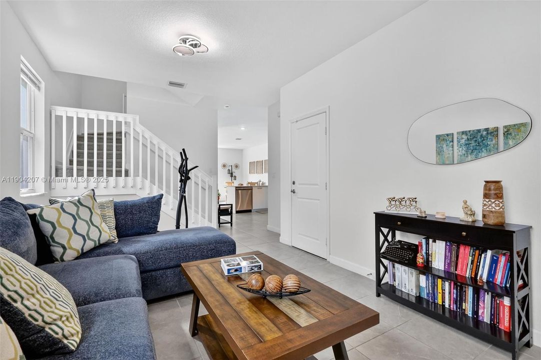 На продажу: $630,000 (4 спален, 2 ванн, 1820 Квадратных фут)