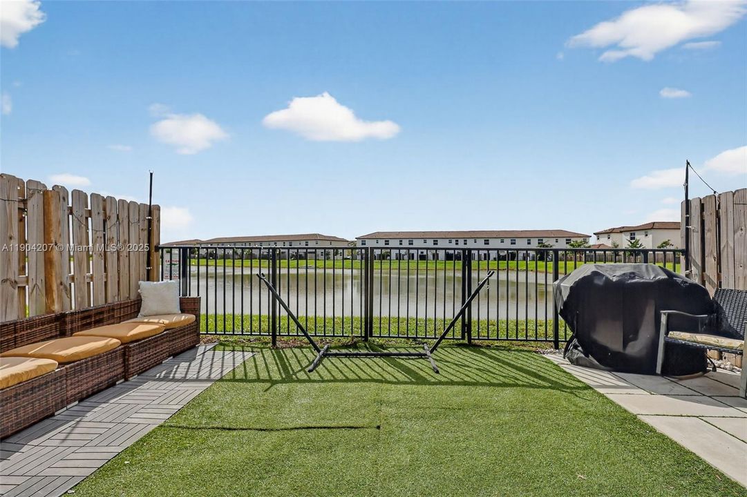 На продажу: $630,000 (4 спален, 2 ванн, 1820 Квадратных фут)